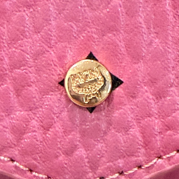 !!One left!! MCM Pink Logo Envelope Clutch or shoulder bag :) gift w/ purchase - Picture 5 of 10